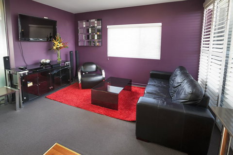 Honeysuckle Executive Apartments - Accommodation QLD 13