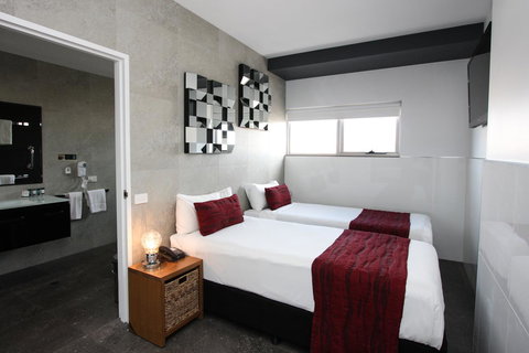 Honeysuckle Executive Apartments - Accommodation QLD 2