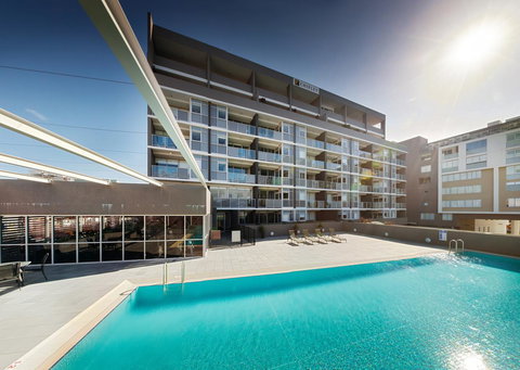 Honeysuckle Executive Apartments - Accommodation QLD 7