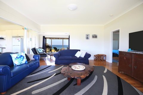 Glory @ Culburra - Absolute Beachfront - Pet & Family Friendly - Accommodation QLD 2