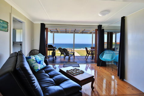 Glory @ Culburra - Absolute Beachfront - Pet & Family Friendly - Accommodation QLD 1