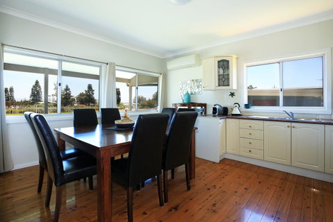 Glory @ Culburra - Absolute Beachfront - Pet & Family Friendly - Accommodation QLD 4
