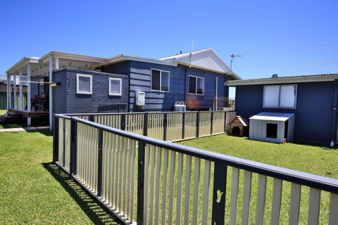 Glory @ Culburra - Absolute Beachfront - Pet & Family Friendly - Accommodation QLD 21