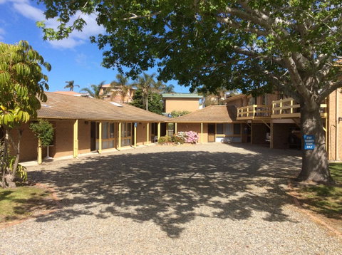 Como Lodge - Accommodation QLD 8
