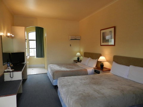 Prince Of Wales Hotel - Accommodation QLD 3