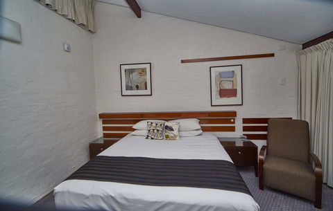 The Apple Inn - Accommodation QLD 5