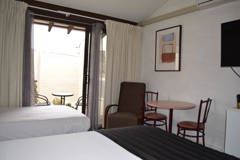 The Apple Inn - Accommodation QLD 17