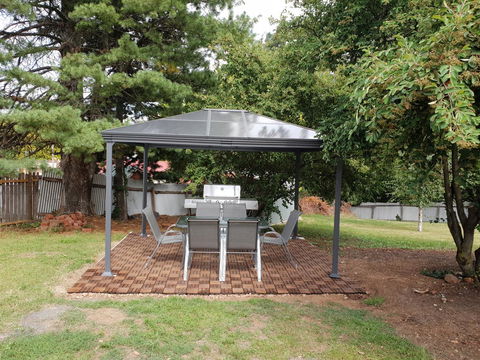 The Apple Inn - Accommodation QLD 3