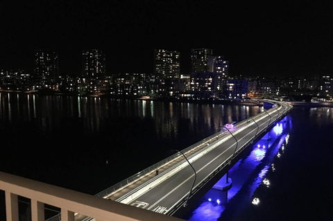 Brand New 3 Bedrooms Apt With Waterfront View - Accommodation QLD 14