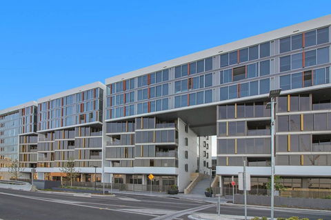 Brand New 3 Bedrooms Apt With Waterfront View - Accommodation QLD 5