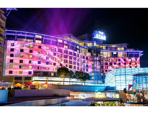 Walk To The City From This Renovated Heritage Gem - Accommodation QLD 13