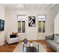 Walk to the city from this renovated heritage gem - Accommodation QLD