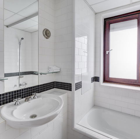 Regents Court Sydney - Accommodation QLD 6