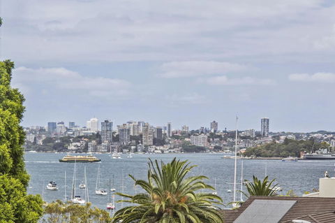 Summery, Spacious 4 Bed Home In Kurraba Point - Accommodation QLD 17