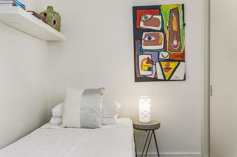 Summery, Spacious 4 Bed Home In Kurraba Point - Accommodation QLD 7