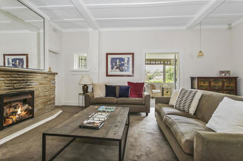 Summery, Spacious 4 Bed Home In Kurraba Point - Accommodation QLD 11