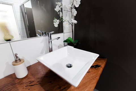 Mad Monkey Broadway - Accommodation QLD 15