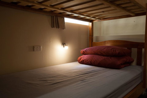 Mad Monkey Broadway - Accommodation QLD 2