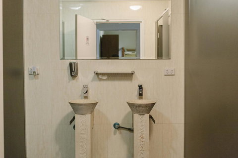 Mad Monkey Broadway - Accommodation QLD 31