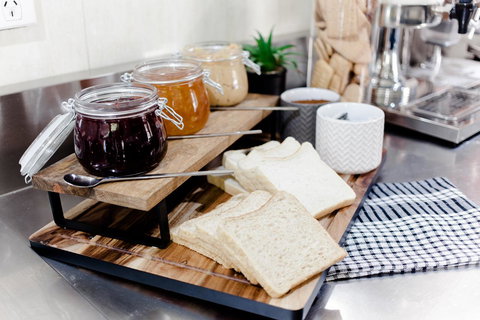 Mad Monkey Broadway - Accommodation QLD 4