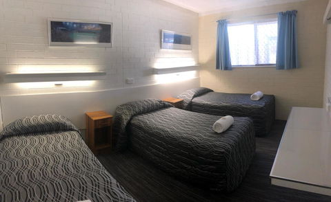 Coastal Bay Motel - Accommodation QLD 21