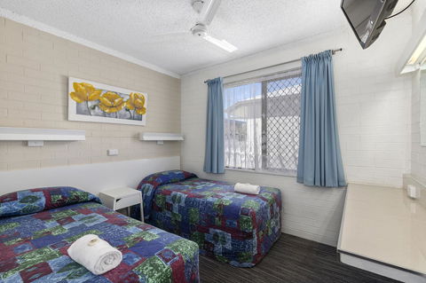 Coastal Bay Motel - Accommodation QLD 15
