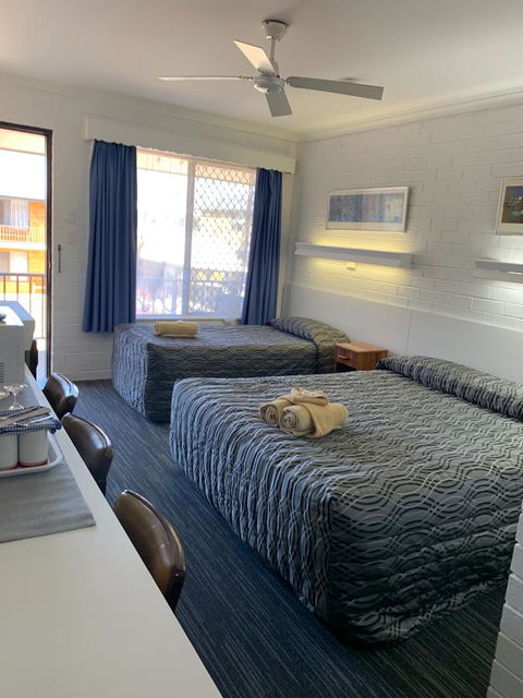 Coastal Bay Motel - Accommodation QLD 32