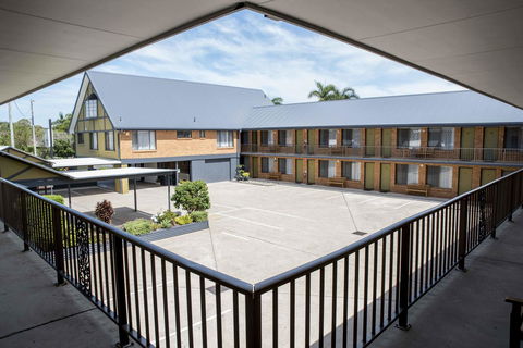 Coastal Bay Motel - Accommodation QLD 36