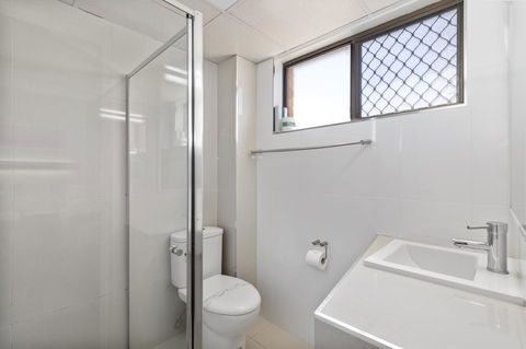 Coastal Bay Motel - Accommodation QLD 14