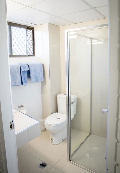 Coastal Bay Motel - Accommodation QLD 41