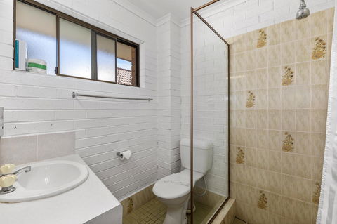 Coastal Bay Motel - Accommodation QLD 10