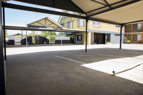 Coastal Bay Motel - Accommodation QLD 39