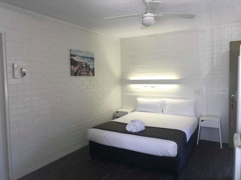 Coastal Bay Motel - Accommodation QLD 19