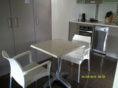 Pelican H2O One & Two Bedroom Apartments - Accommodation QLD 34