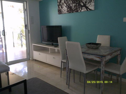 Pelican H2O One & Two Bedroom Apartments - Accommodation QLD 24