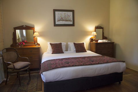 Hillview Heritage Hotel - Accommodation QLD 7