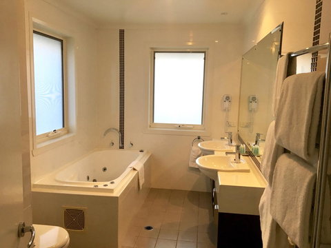 Encore Apartments - Accommodation QLD 3