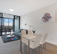Cozy apartment with Water view plus Winter garden - Accommodation QLD