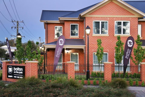 Best Western Plus Bolton On The Park - Accommodation QLD 1
