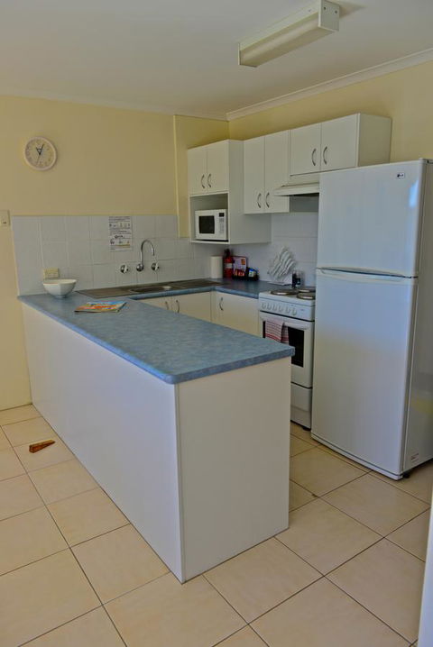 Beach House Holiday Apartments - Accommodation QLD 12