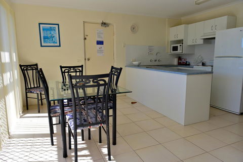 Beach House Holiday Apartments - Accommodation QLD 11