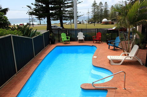 Beach House Holiday Apartments - Accommodation QLD 2