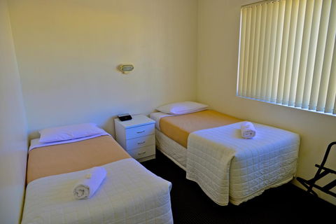 Beach House Holiday Apartments - Accommodation QLD 9