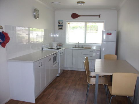 Tomaree Lodge - Accommodation QLD 2