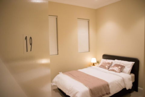 T&M HOUSE - Accommodation QLD 11