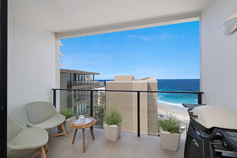 Arena Luxury Beachfront Apartment - Accommodation QLD 14
