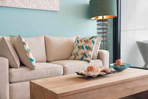 Arena Luxury Beachfront Apartment - Accommodation QLD 4