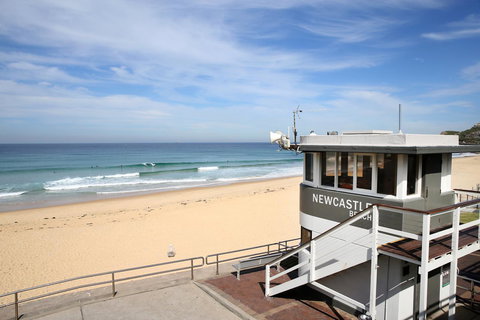 Arena Luxury Beachfront Apartment - Accommodation QLD 31
