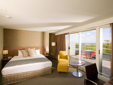 Hotel Urban St Leonards - Accommodation QLD 7