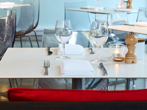 Hotel Urban St Leonards - Accommodation QLD 5